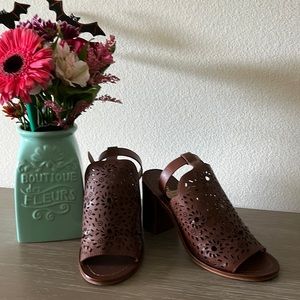 Jack Rogers Shootie.